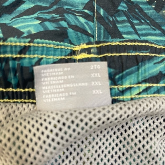 Columbia Men's Super Backcast Swim Shorts in Tranquil Teal Palm Leaf Print; XXL - Picture 12 of 13